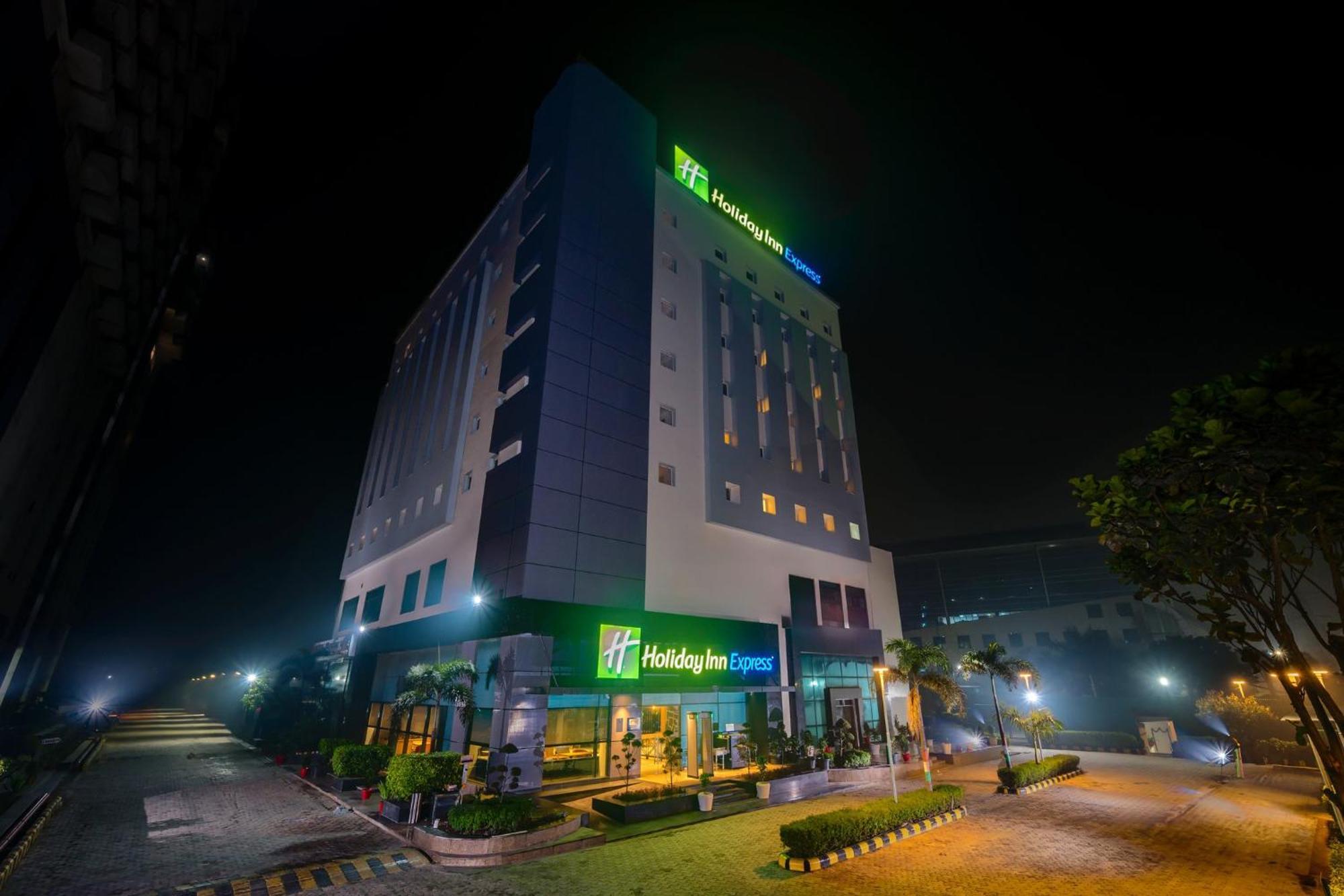 Holiday Inn Express Greater Noida Knowledge Park By Ihg المظهر الخارجي الصورة